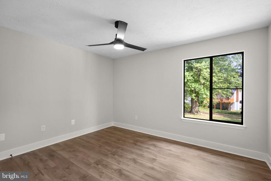 804 Carriage House Ln