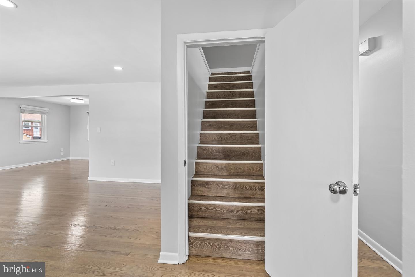 5912 Alan Dr