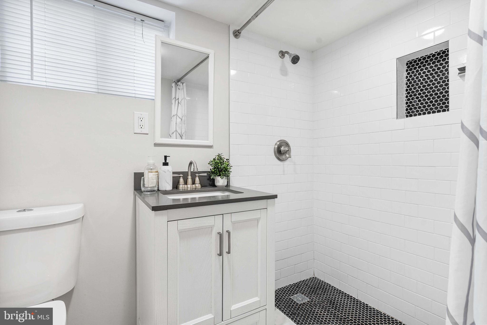 4905 SHERIDAN STREET