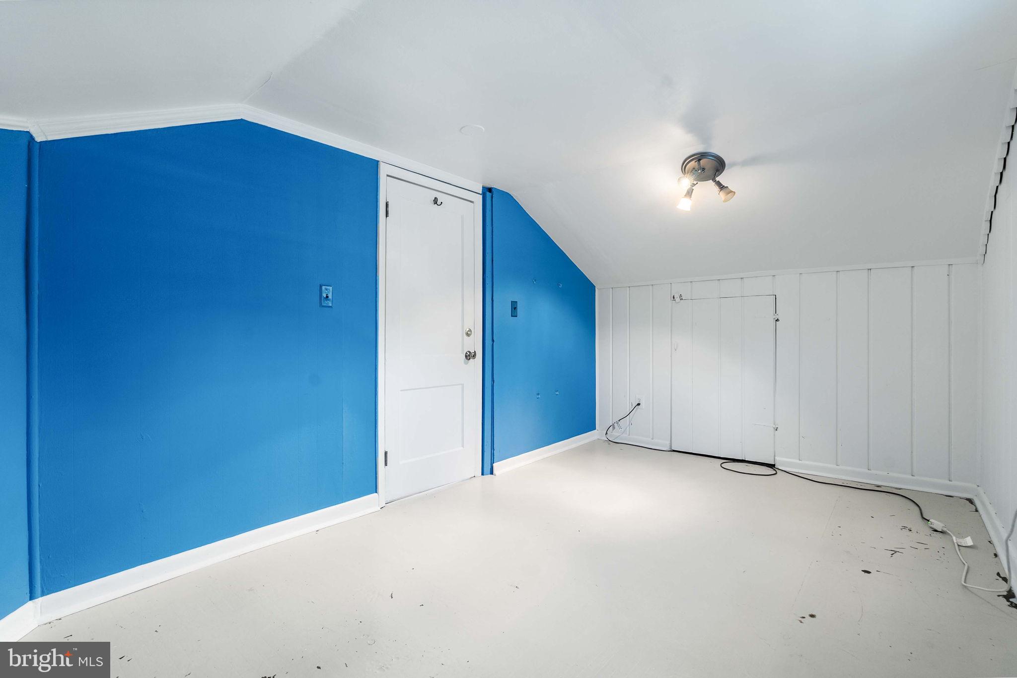 4905 SHERIDAN STREET