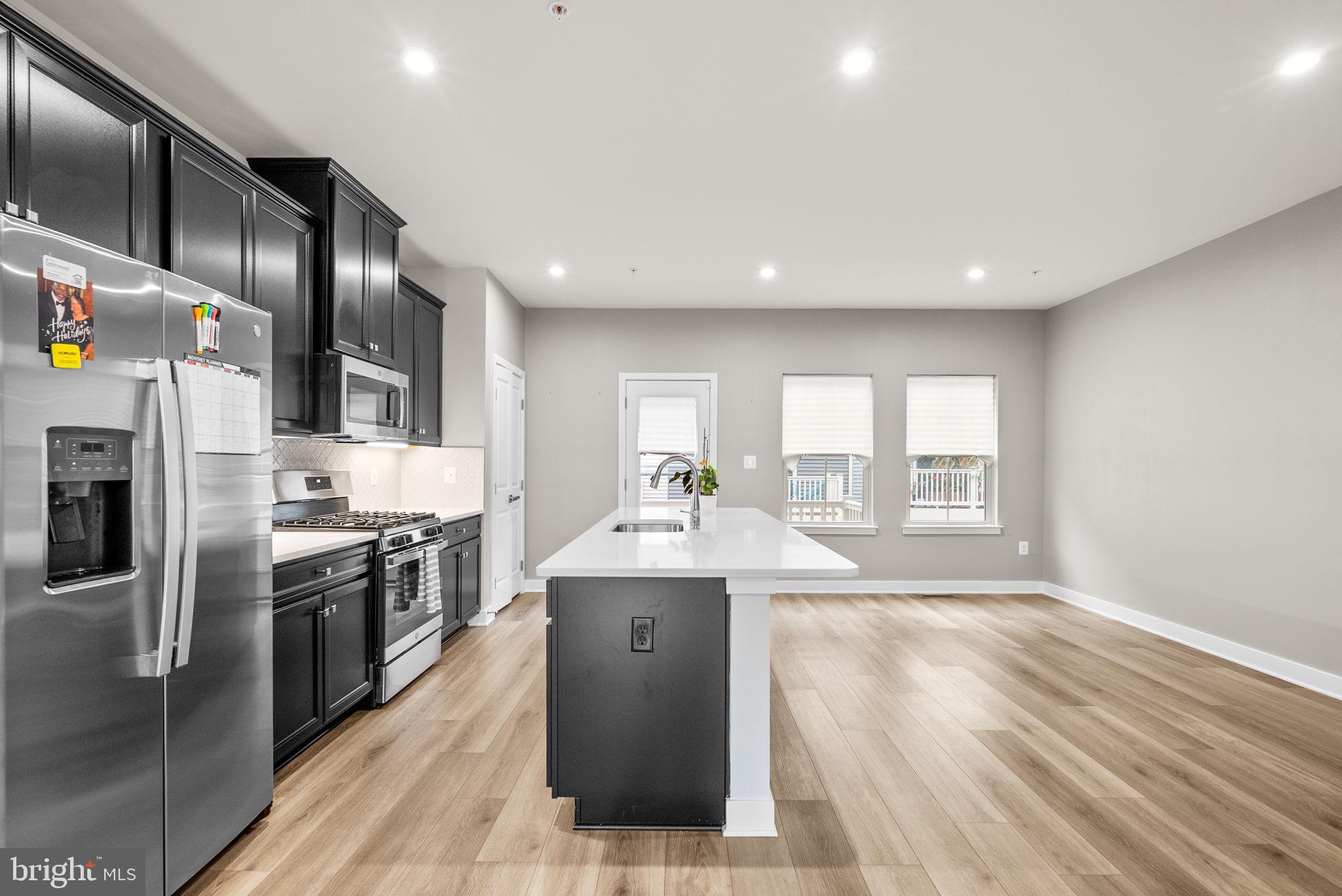 2815 BATTERSEA LAKE LOOP