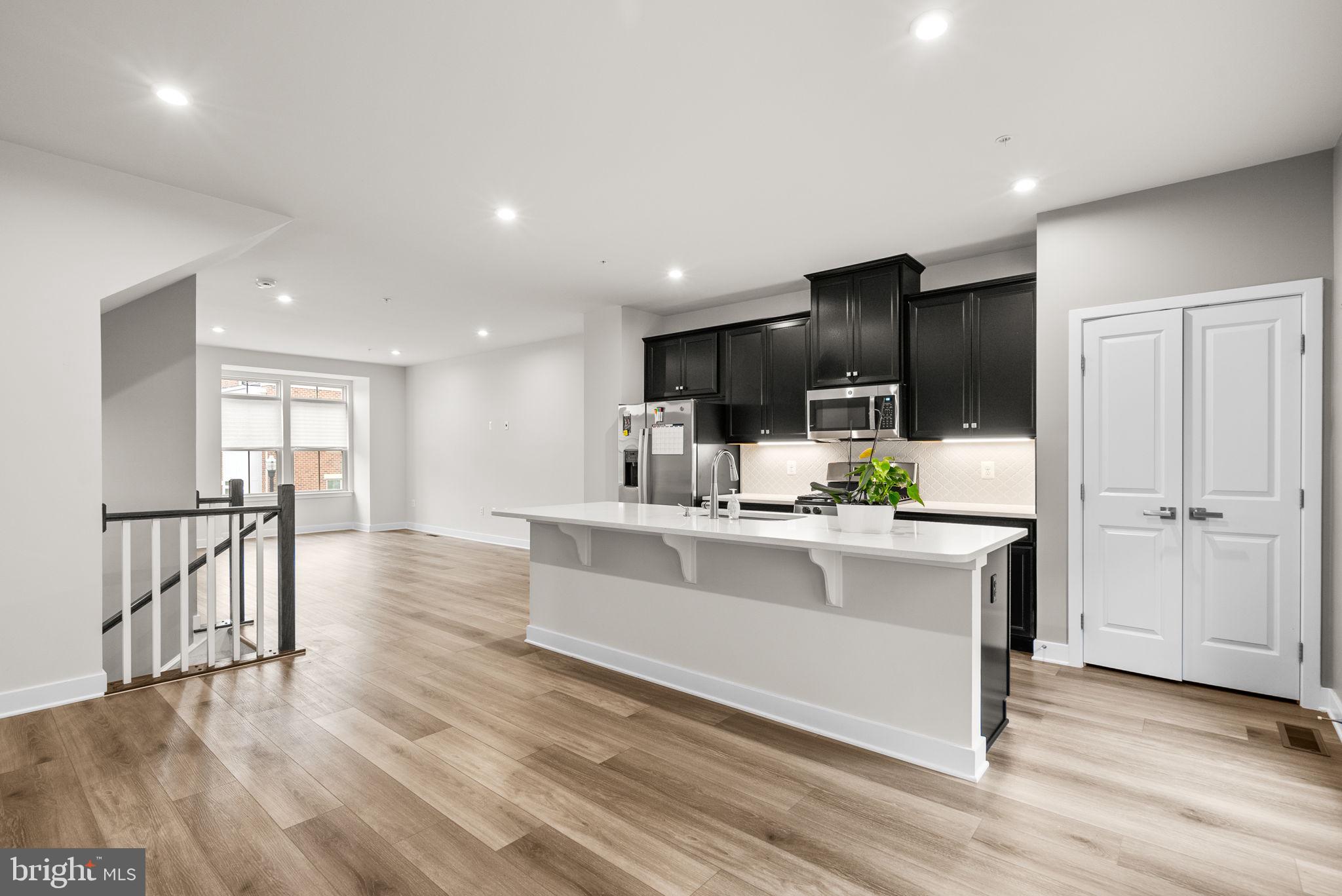 2815 BATTERSEA LAKE LOOP