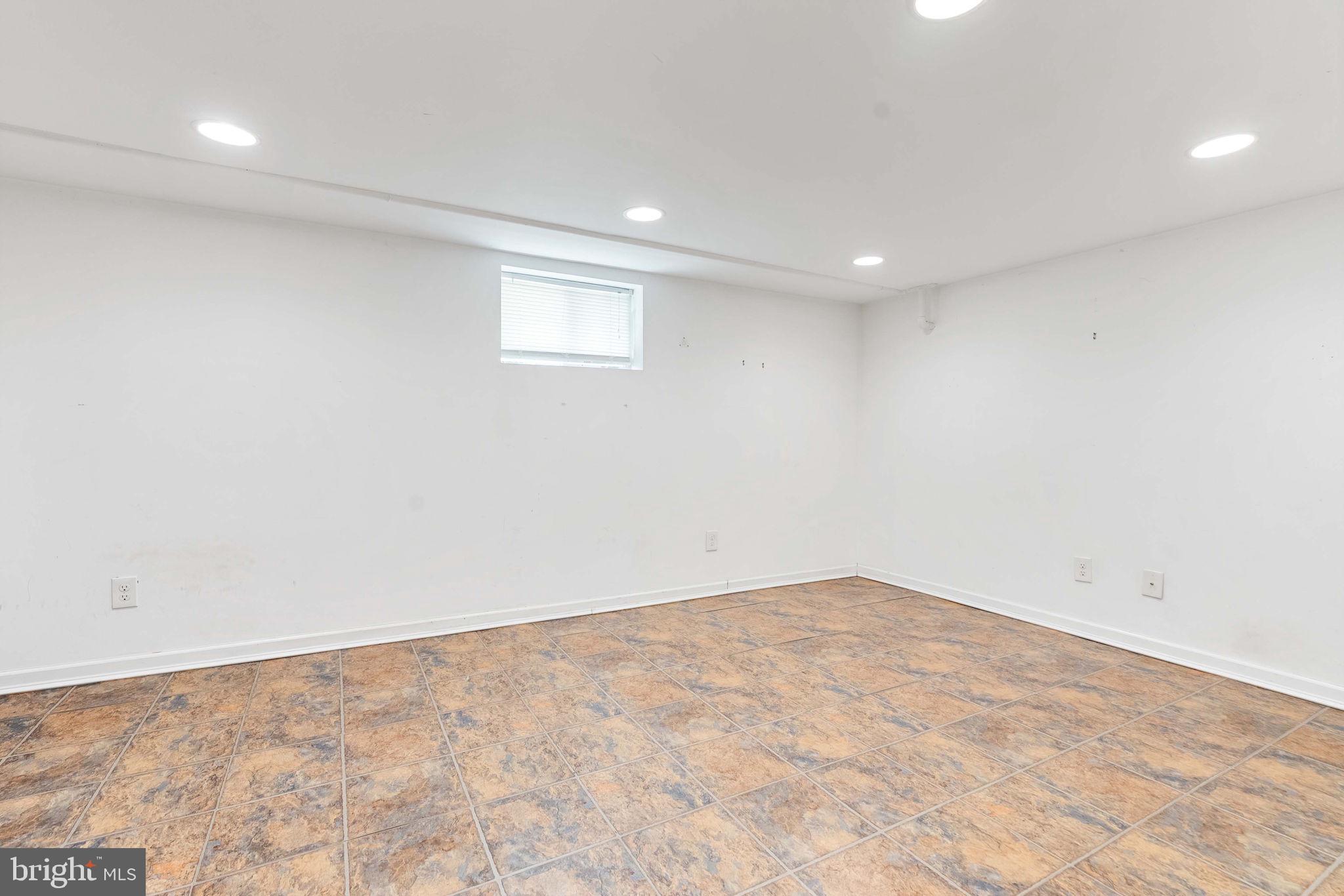 4905 SHERIDAN STREET