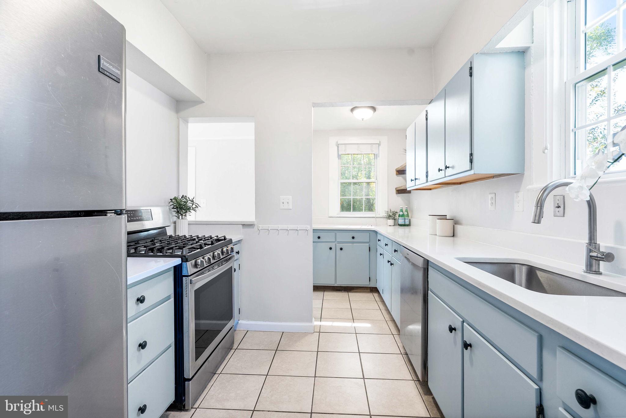 4905 SHERIDAN STREET