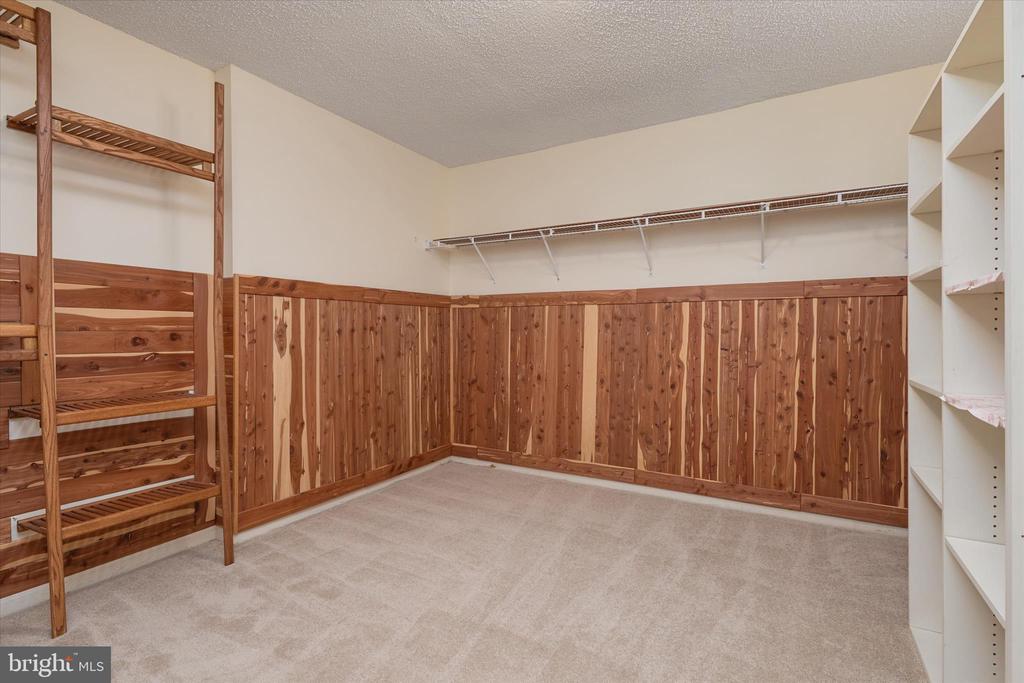 7912 KARA COURT