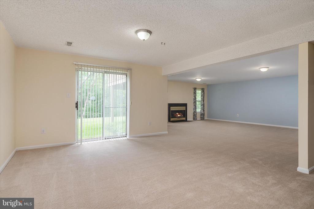 7912 KARA COURT