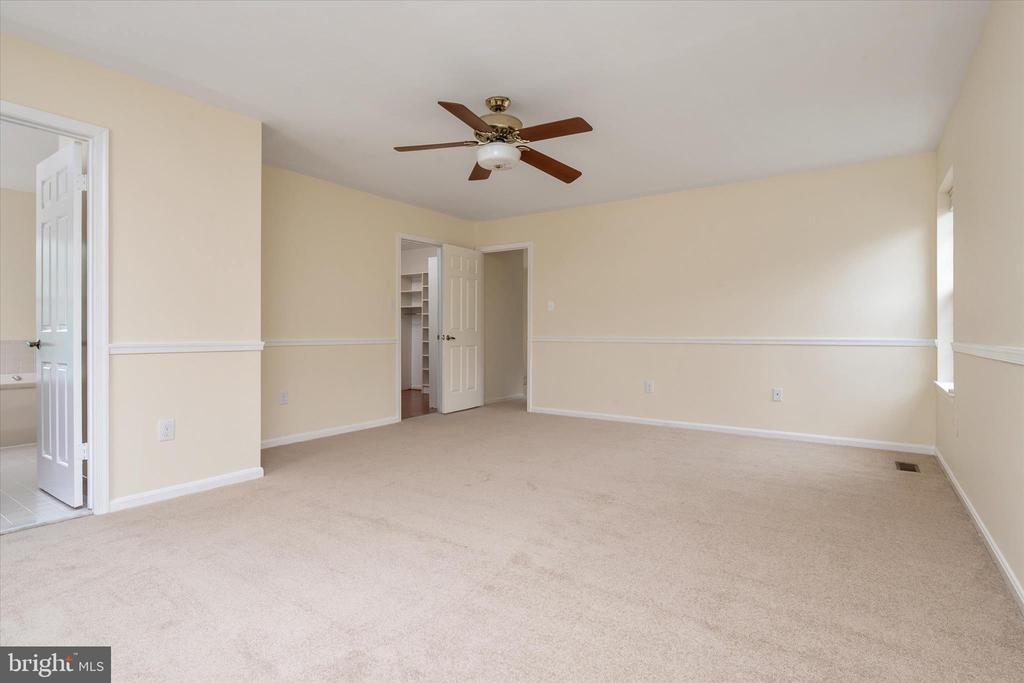 7912 KARA COURT