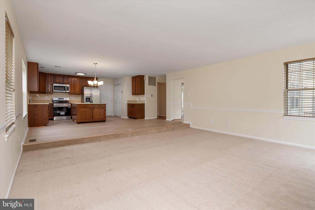 7912 KARA COURT