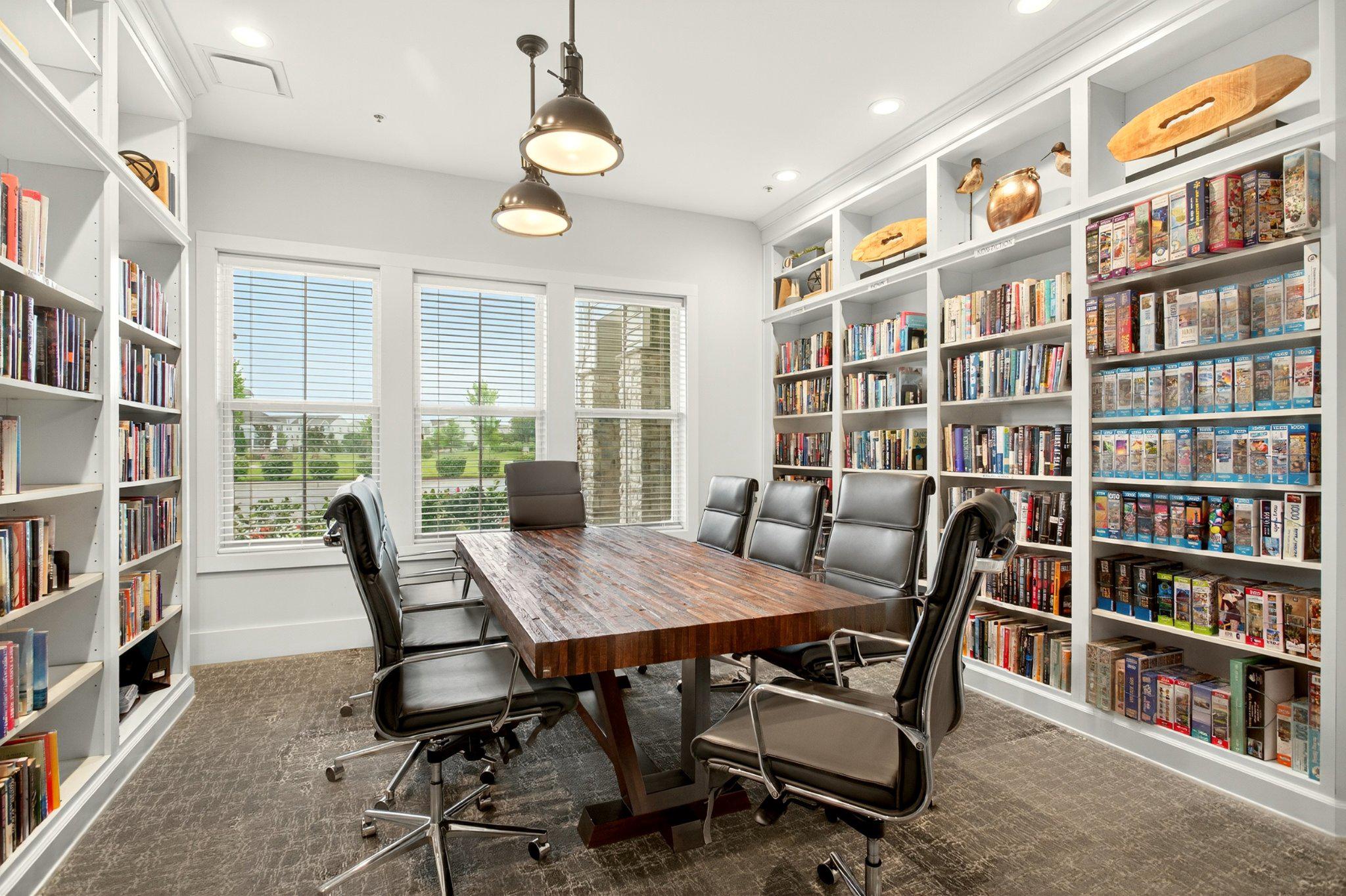 932 MOORINGS CIRCLE