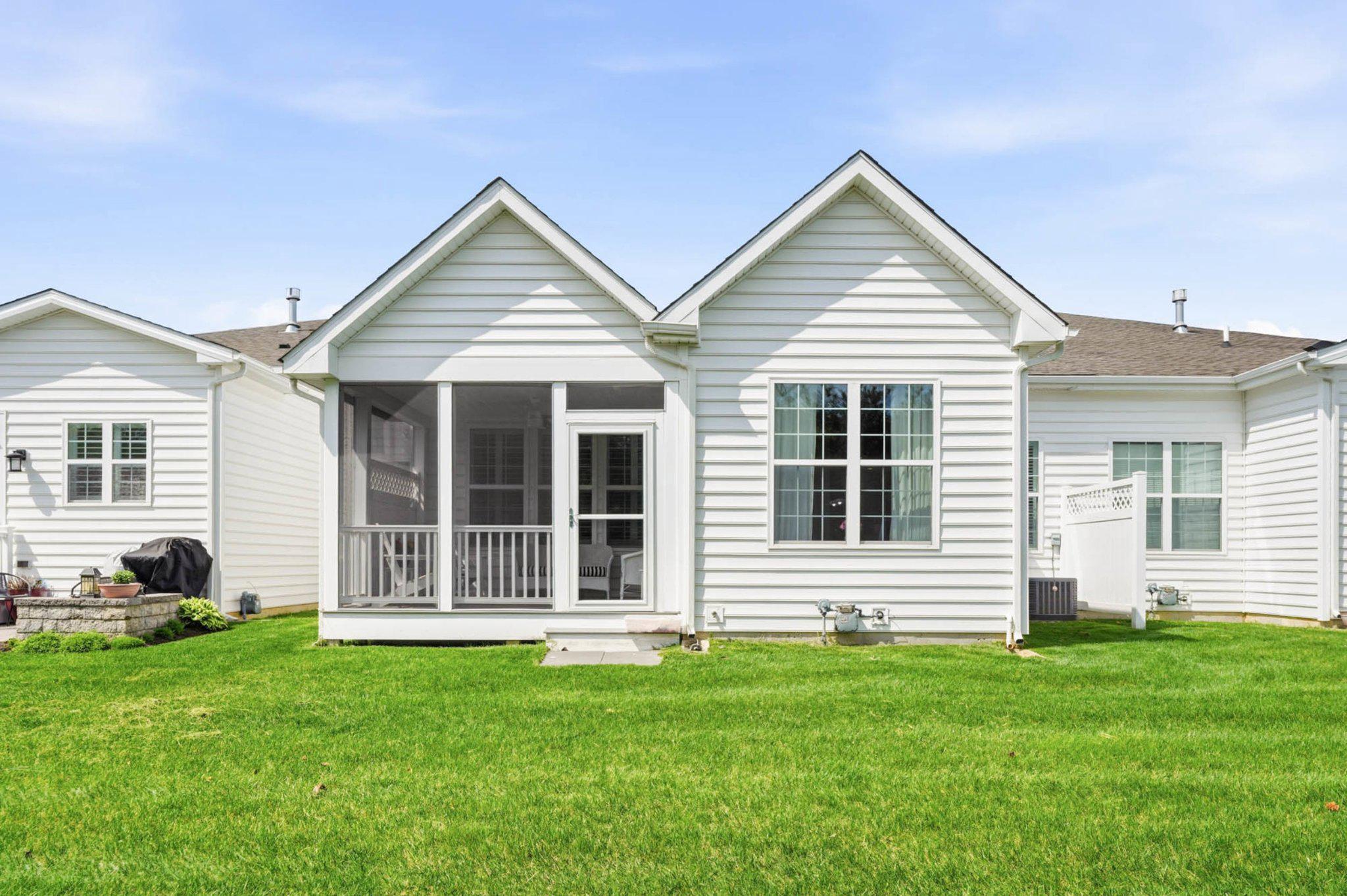 932 MOORINGS CIRCLE