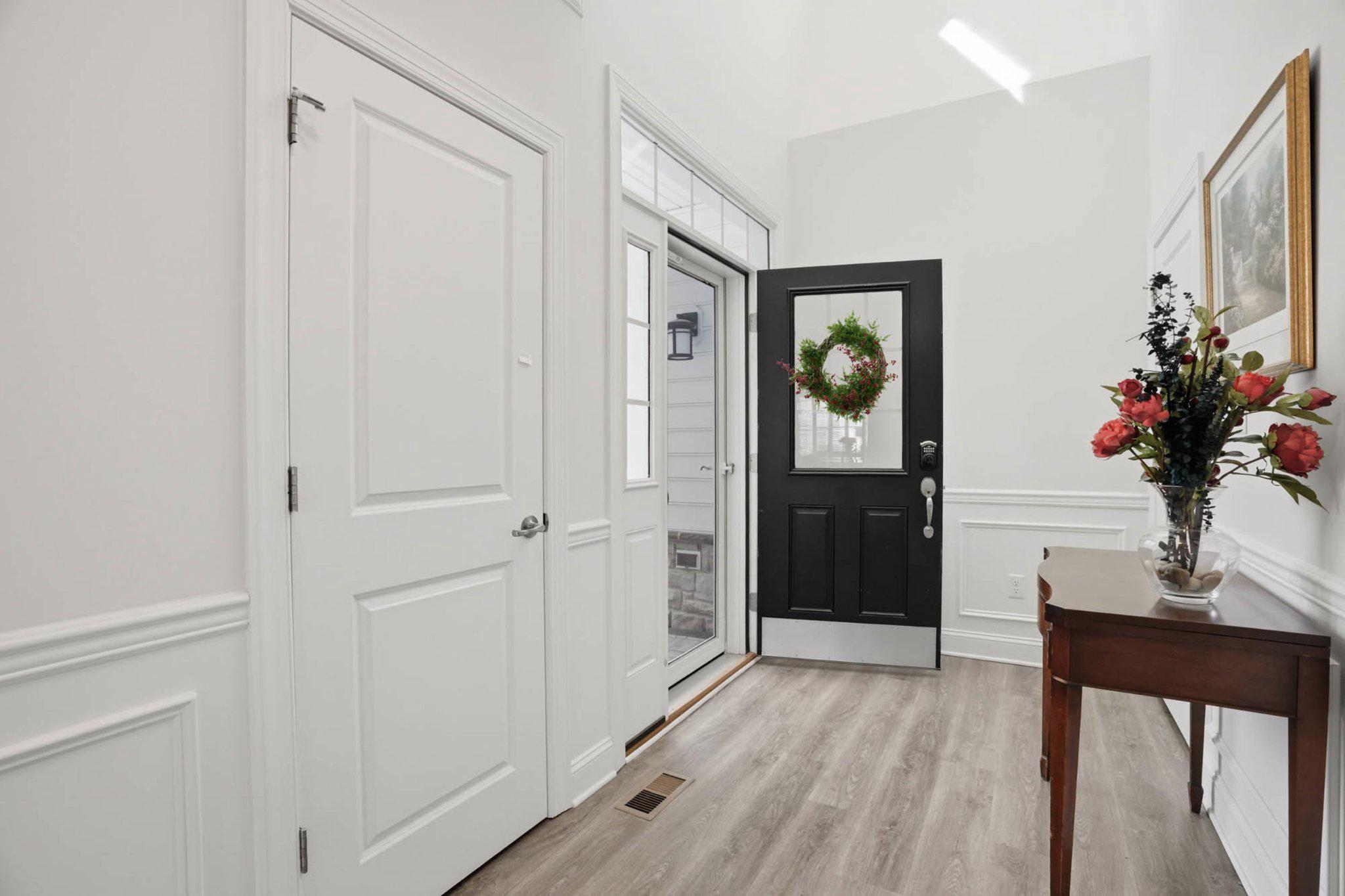932 MOORINGS CIRCLE