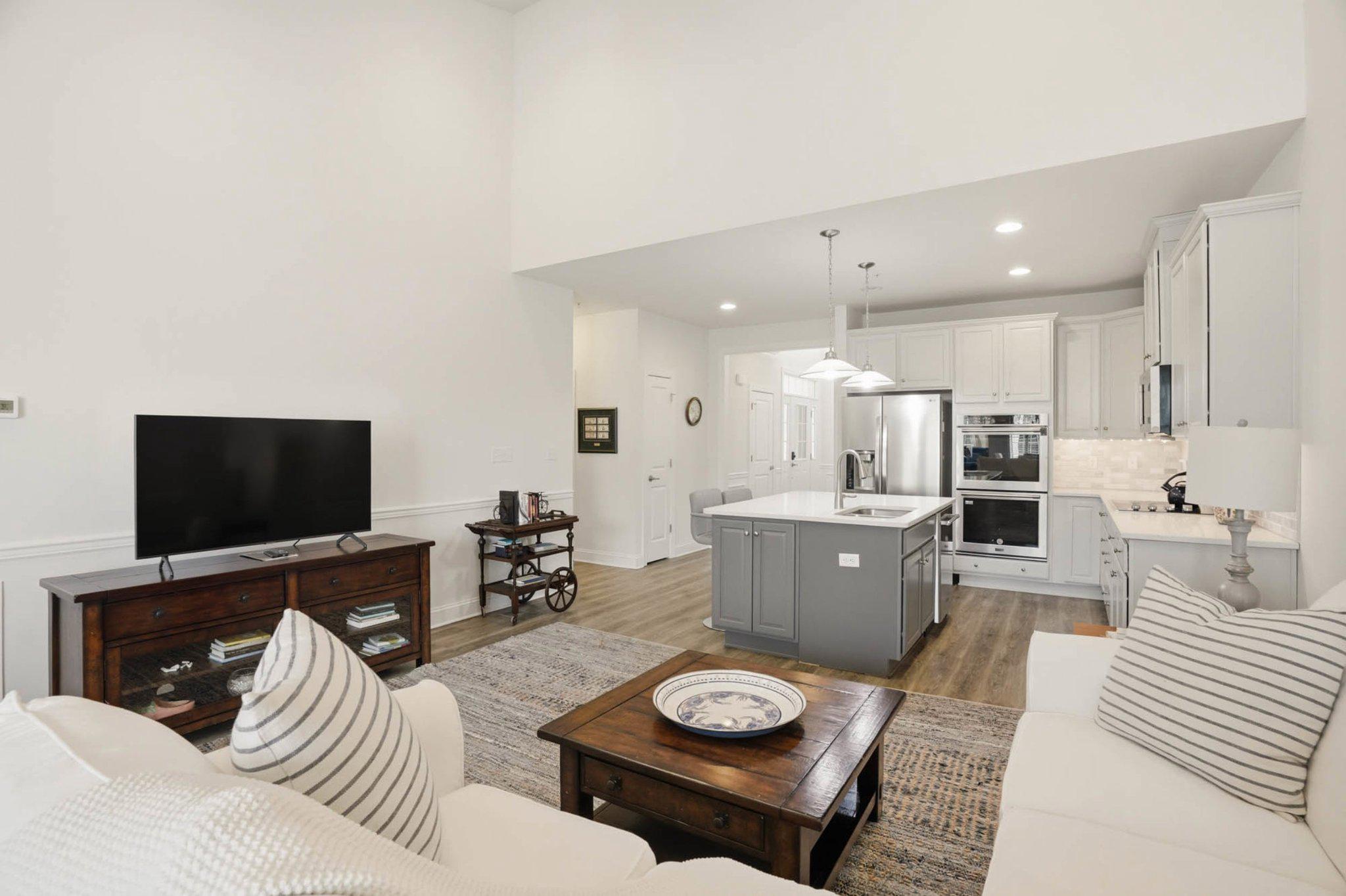 932 MOORINGS CIRCLE
