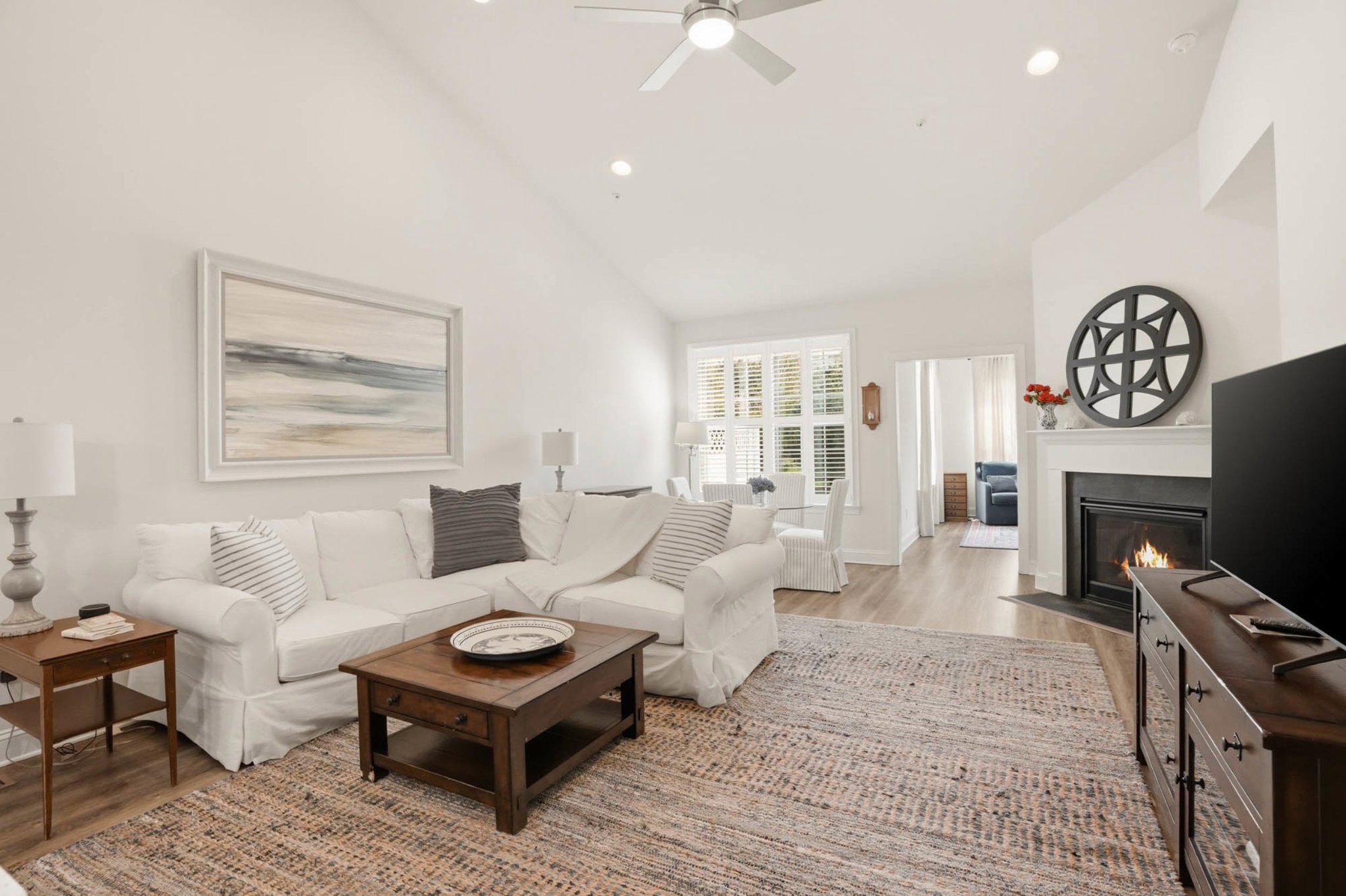 932 MOORINGS CIRCLE