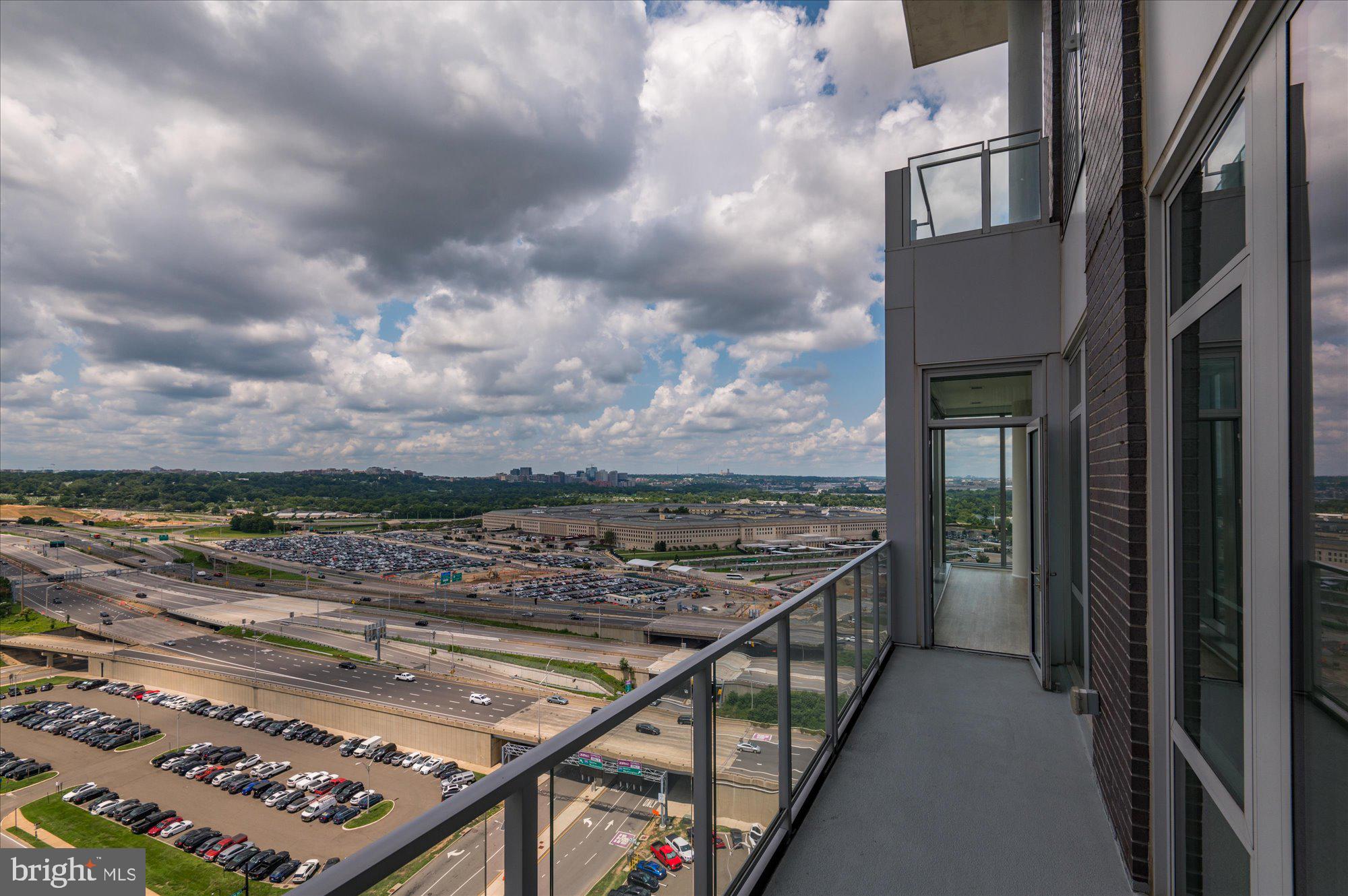 400 Army Navy Drive Dr Unit: 1821