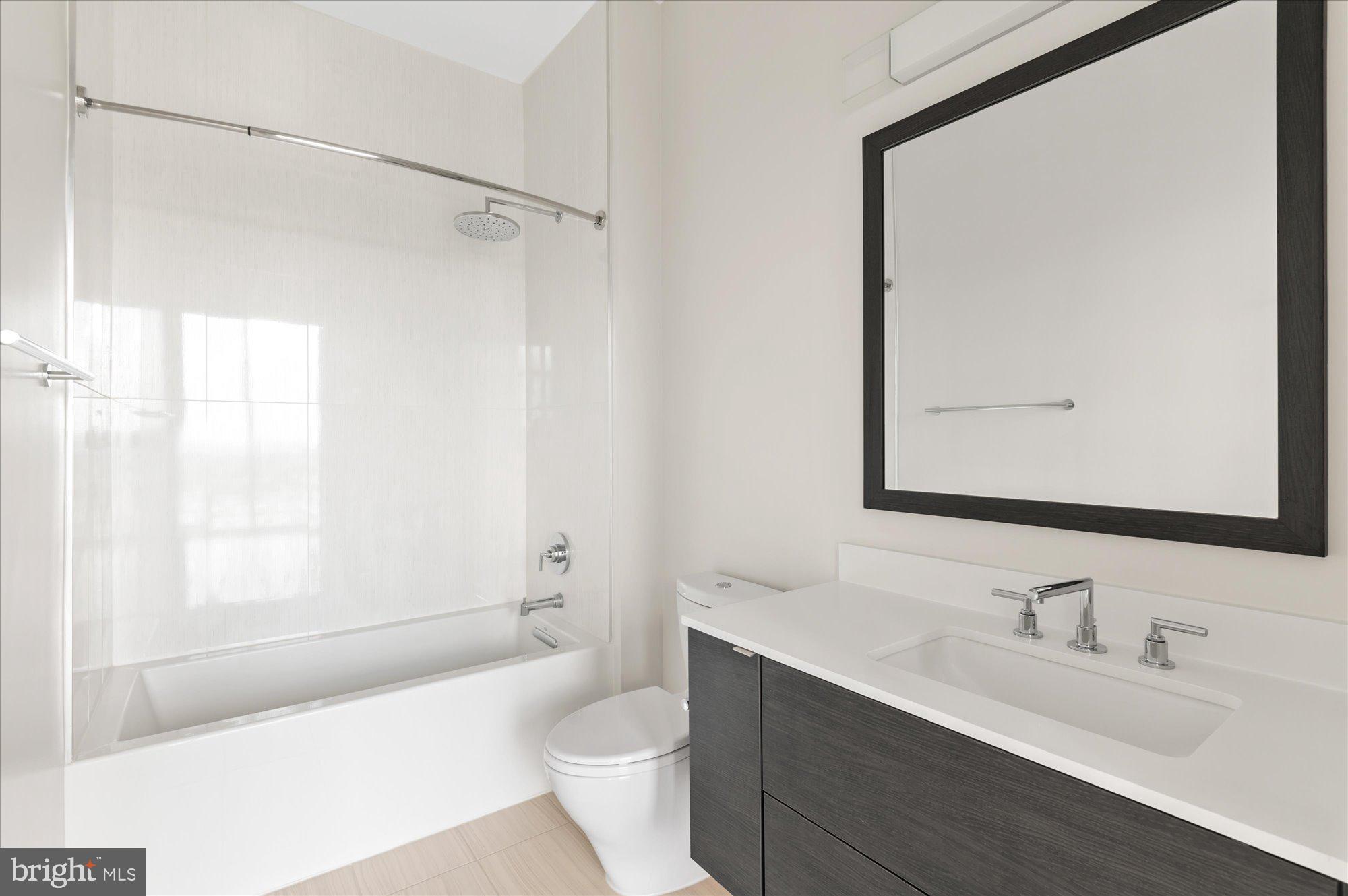400 Army Navy Drive Dr Unit: 1821