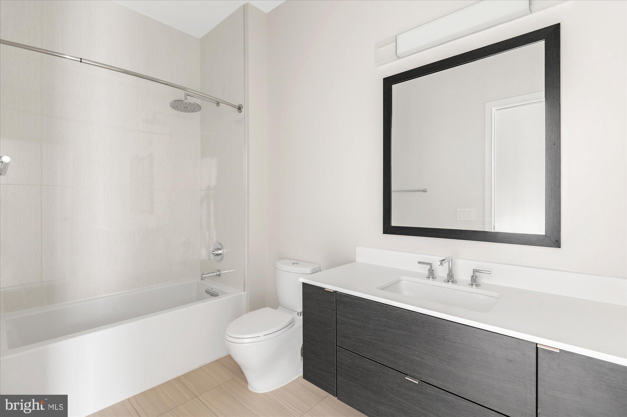 400 Army Navy Drive Dr Unit: 1821