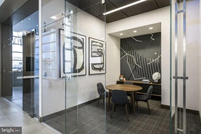 400 Army Navy Drive Dr Unit: 1821