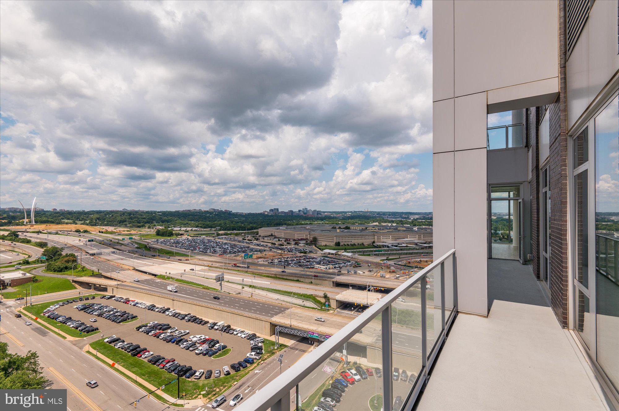 400 Army Navy Drive Dr Unit: 1821