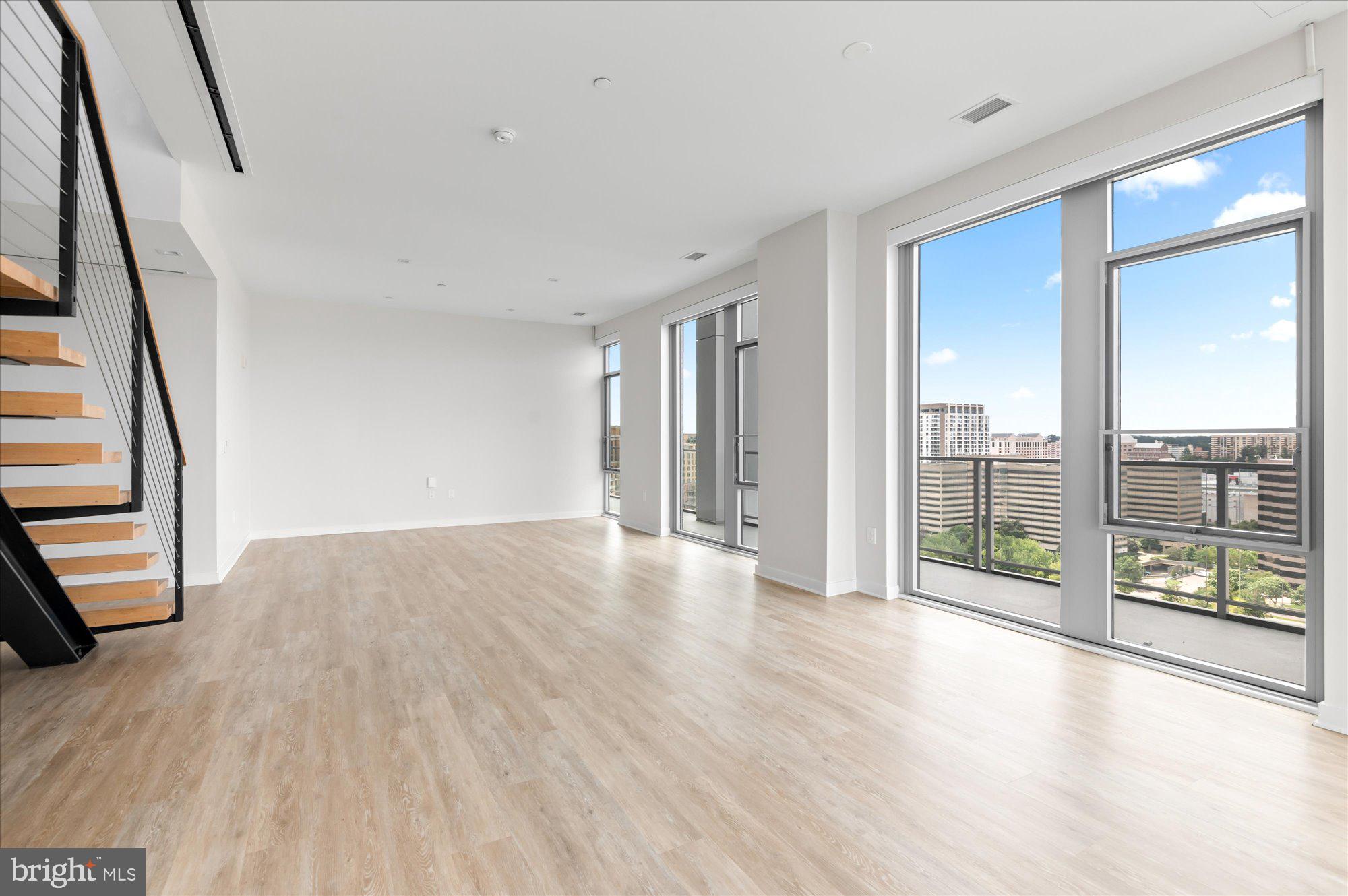 400 Army Navy Drive Dr Unit: 1821