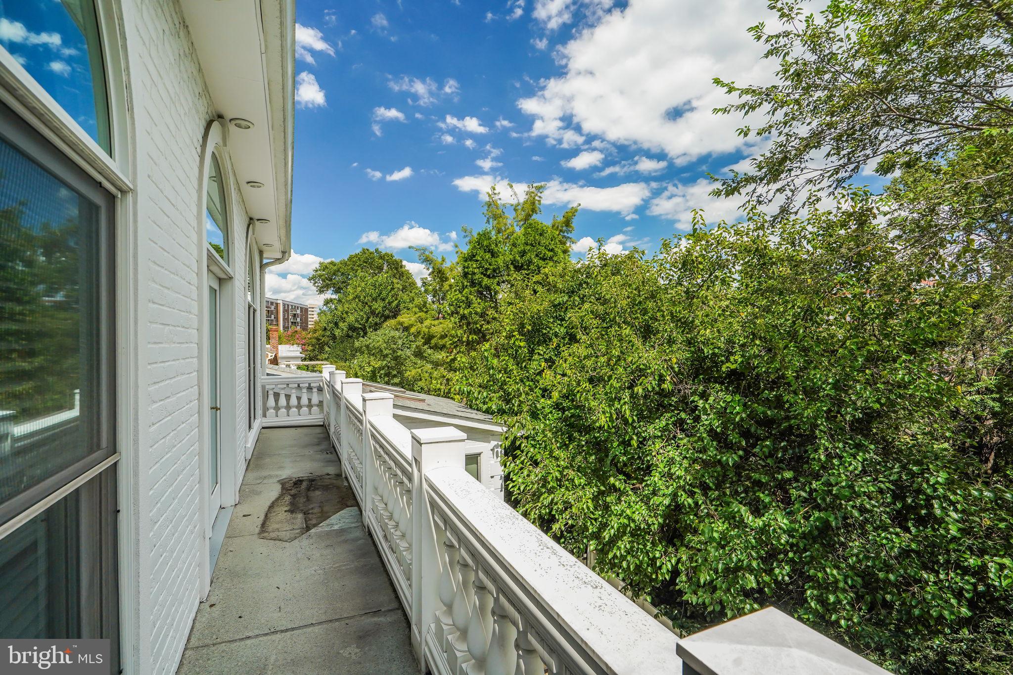 1607 S Arlington Ridge Road