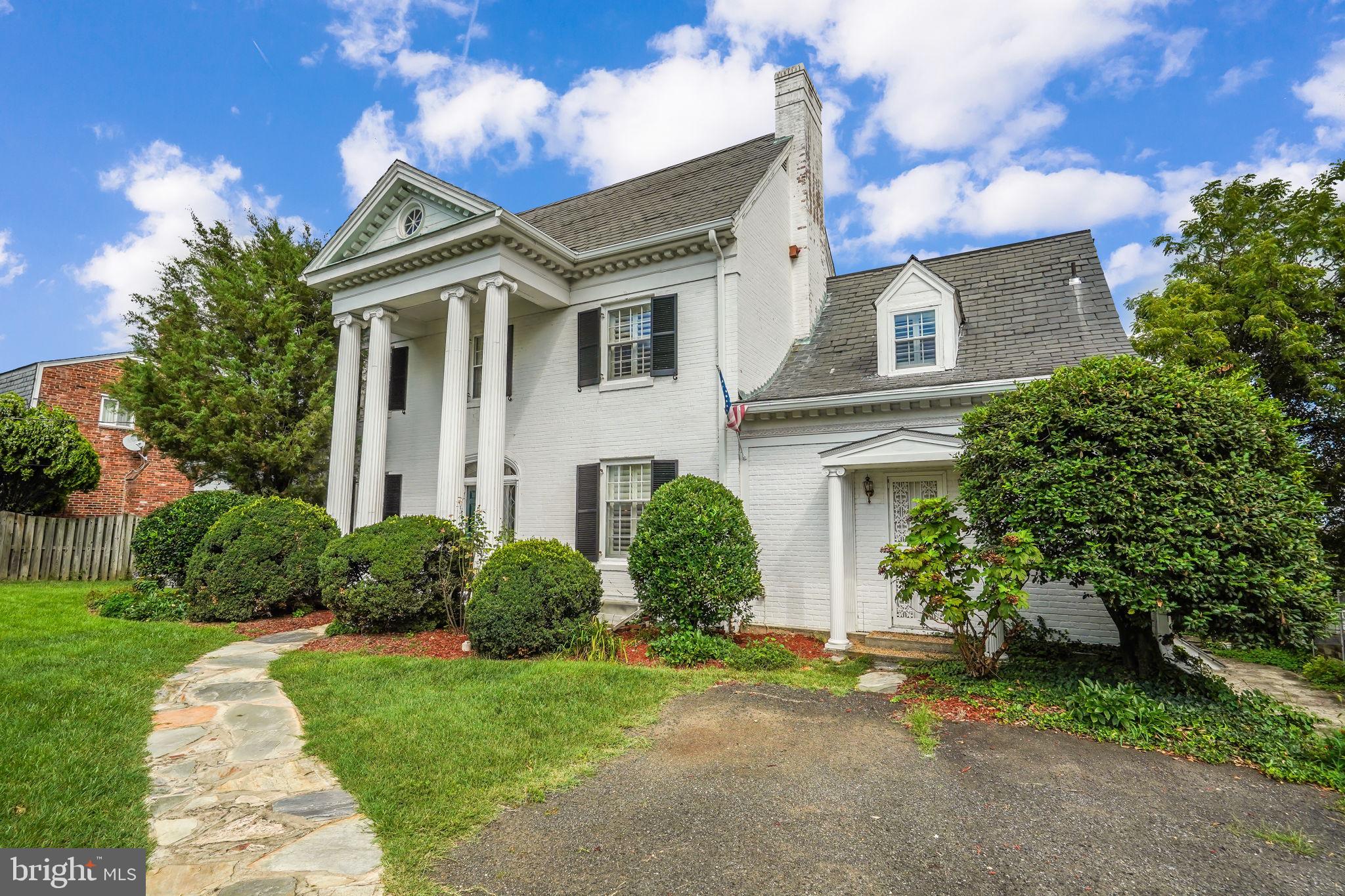 1607 S Arlington Ridge Road