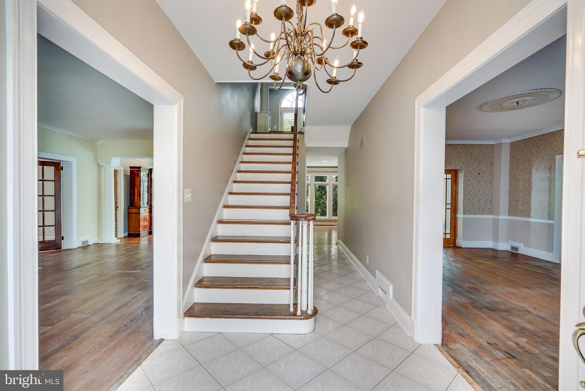 1607 S Arlington Ridge Road