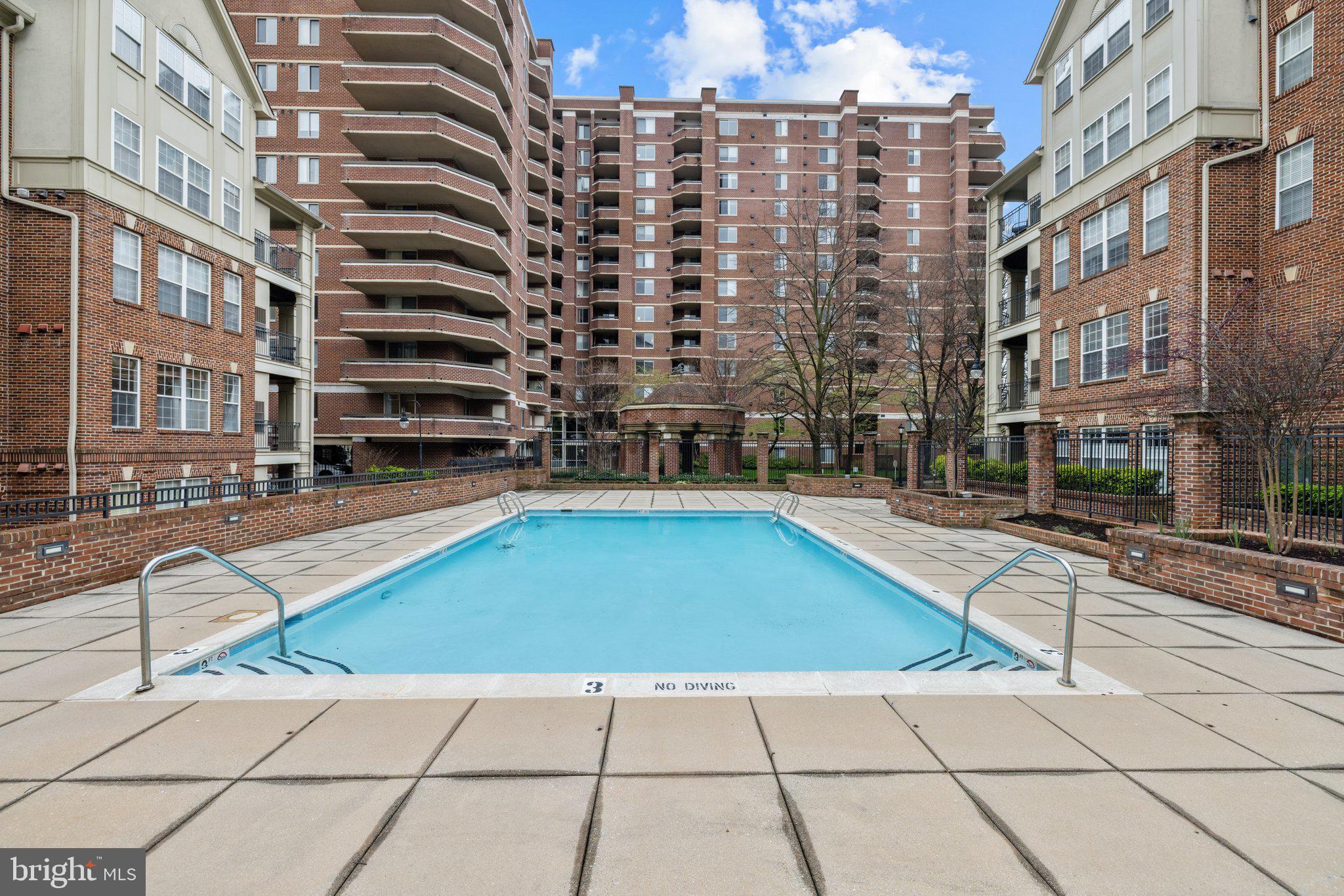 1320 N Wayne St N #407
