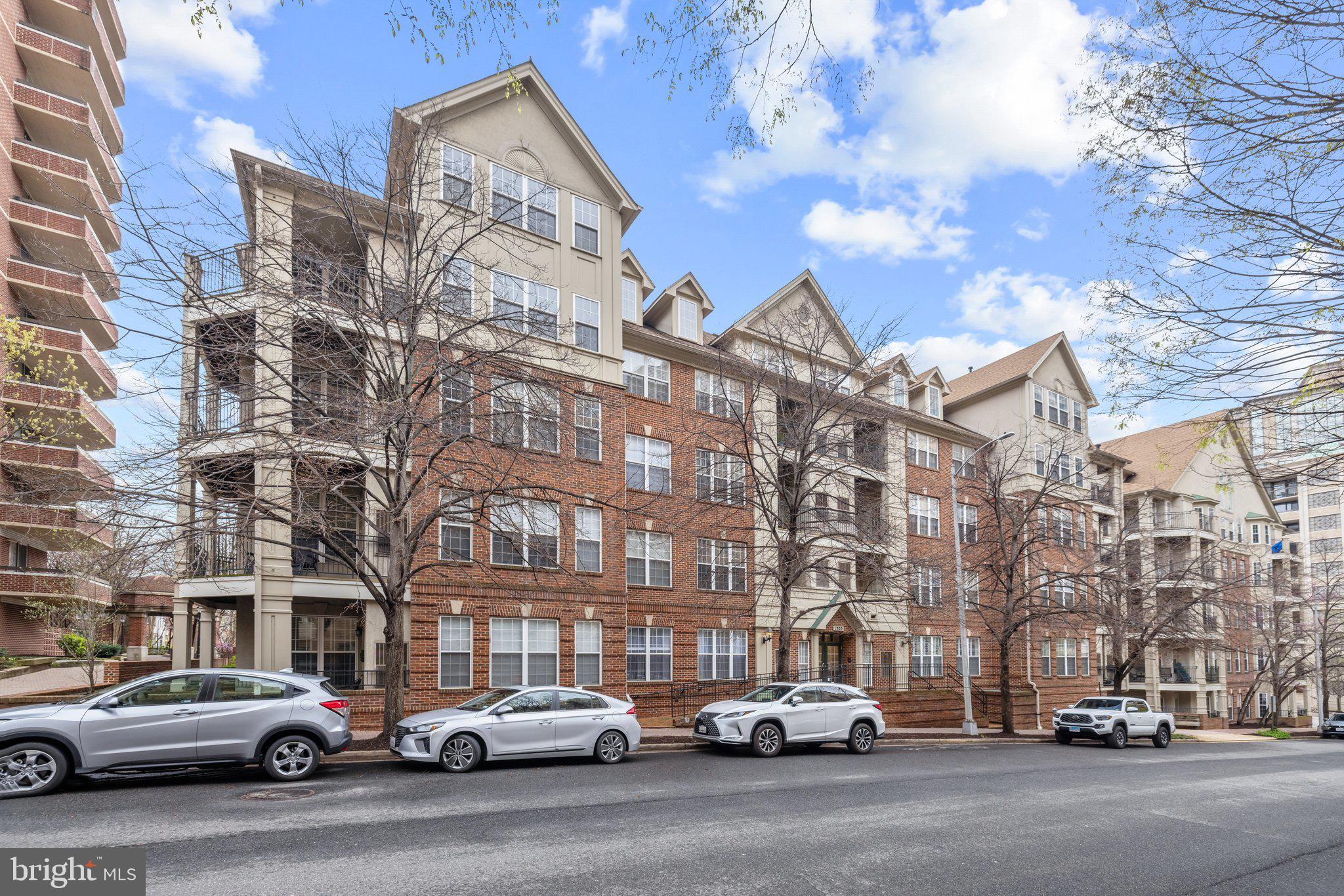 1320 N Wayne St N #407