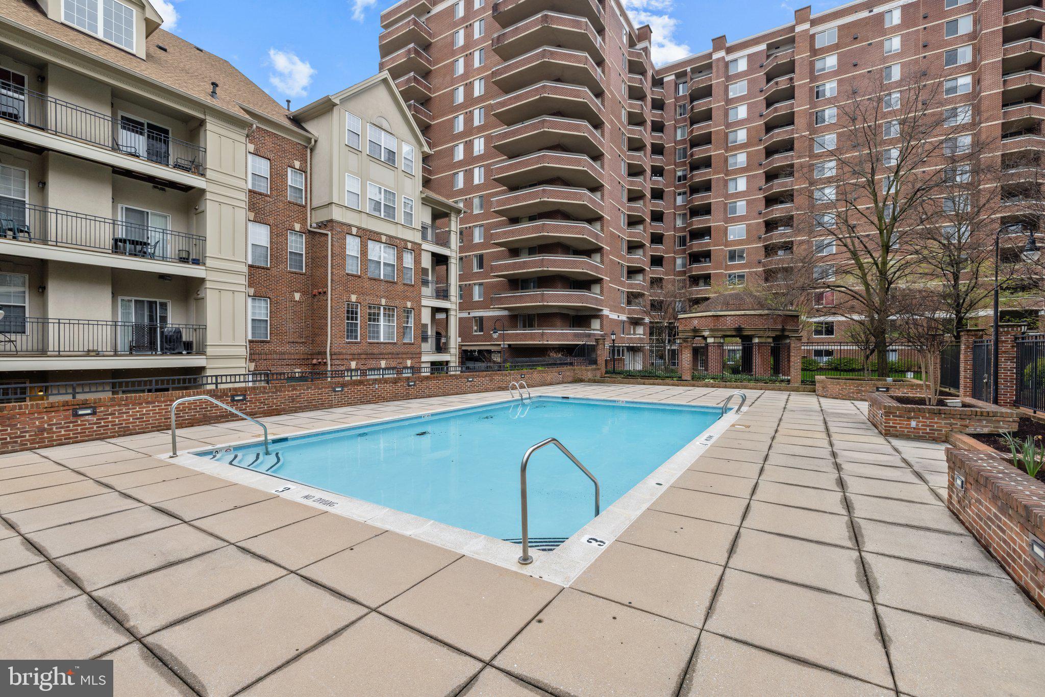 1320 N Wayne St N #407
