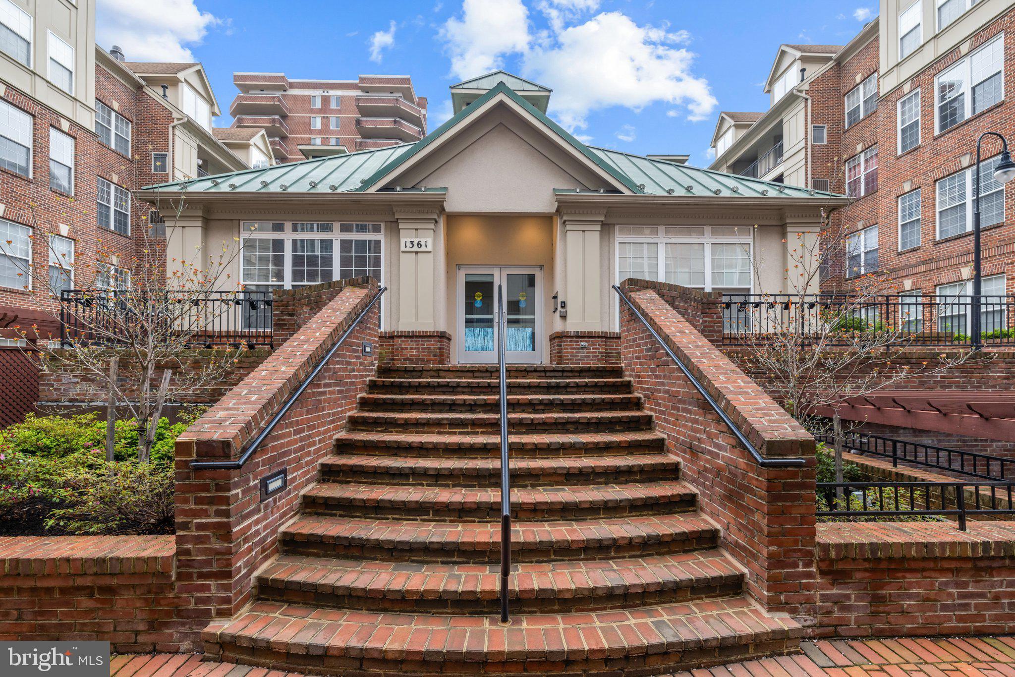 1320 N Wayne St N #407