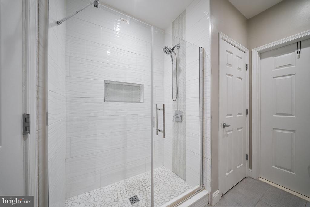 801 S GREENBRIER STREET 304