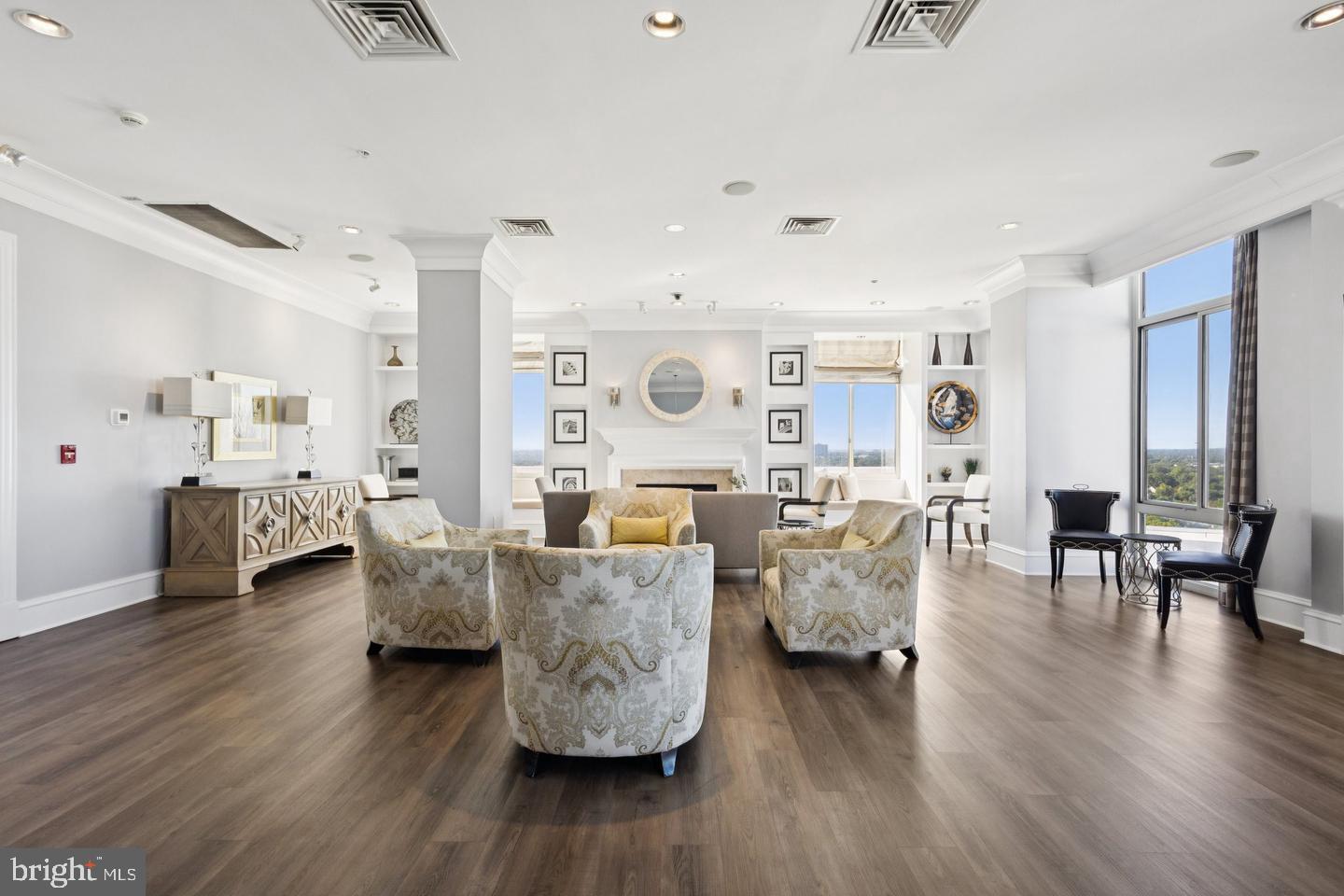 851 N GLEBE ROAD 817