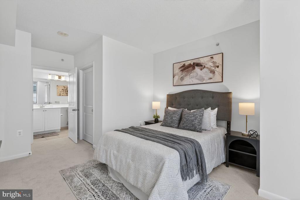 851 N GLEBE ROAD 817