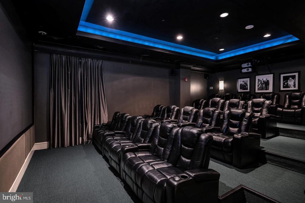 851 N GLEBE ROAD 817