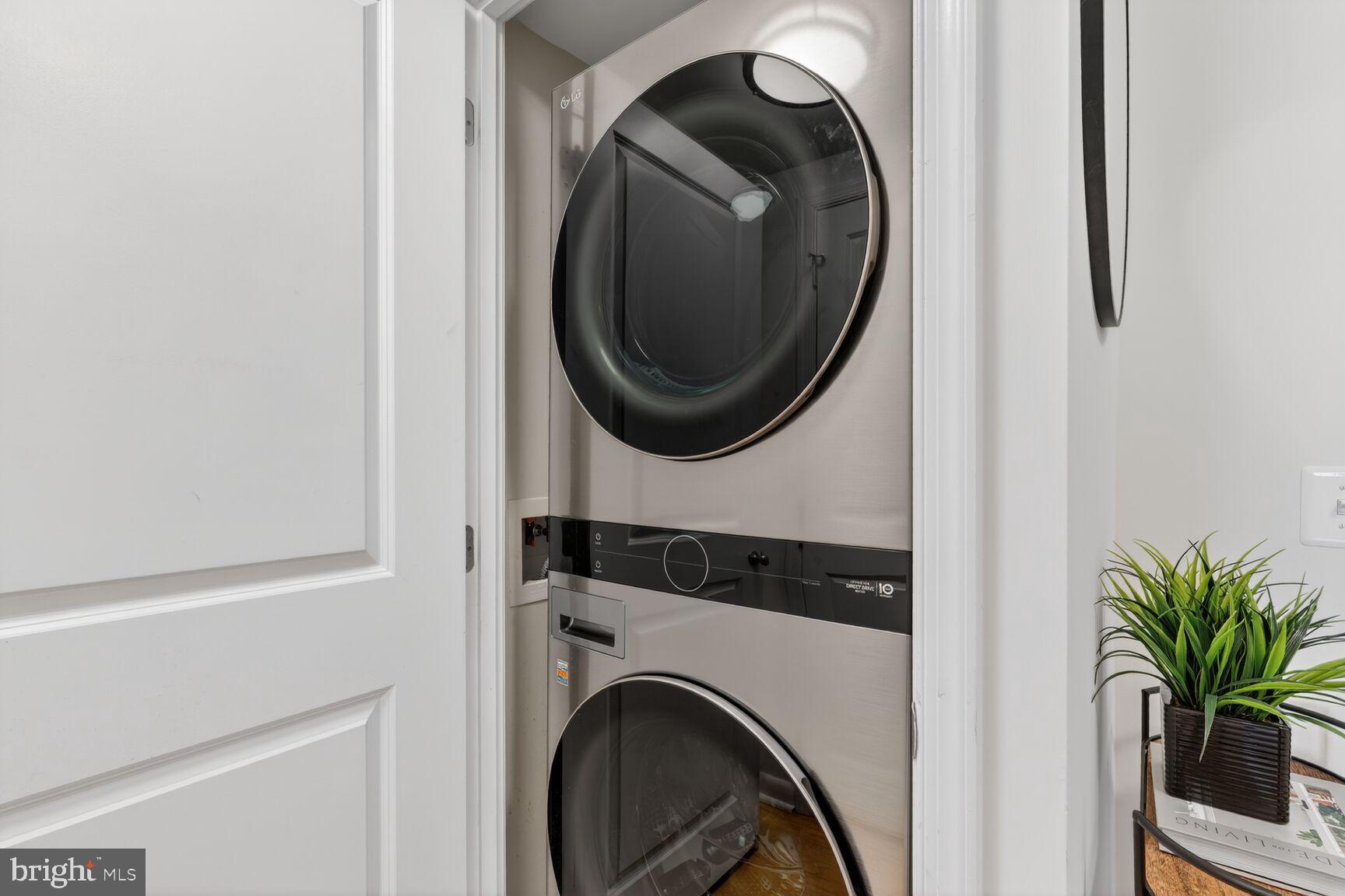 851 N GLEBE ROAD 817