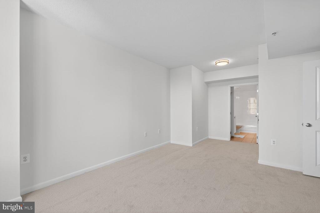 851 N GLEBE ROAD 817