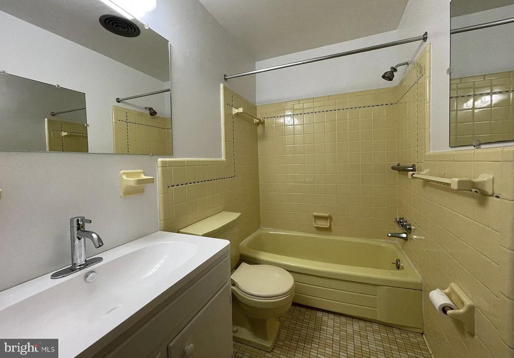 3637 38TH STREET N