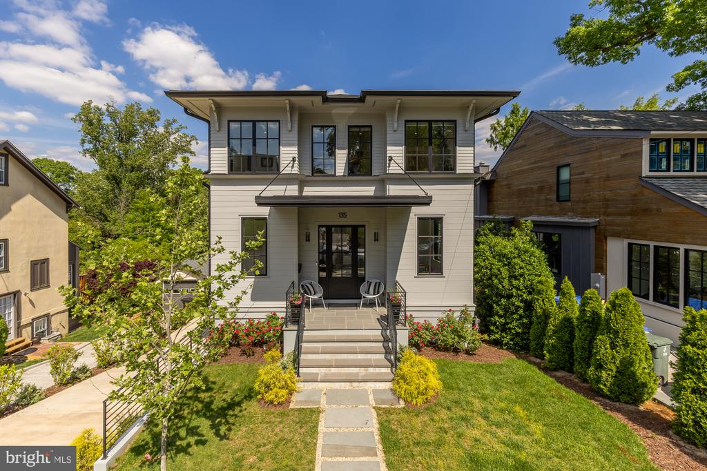 135 N EDGEWOOD STREET