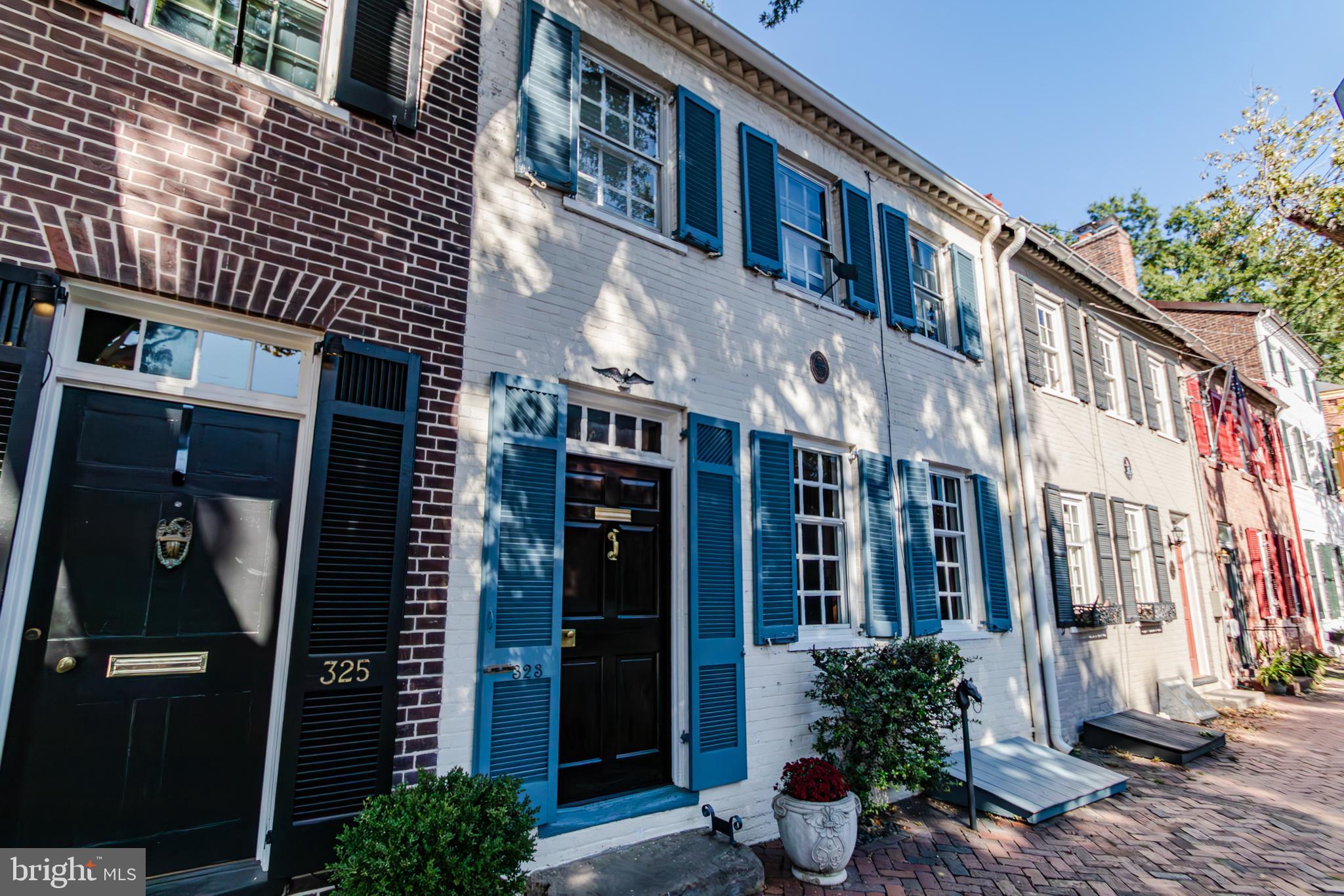 323 Queen Street