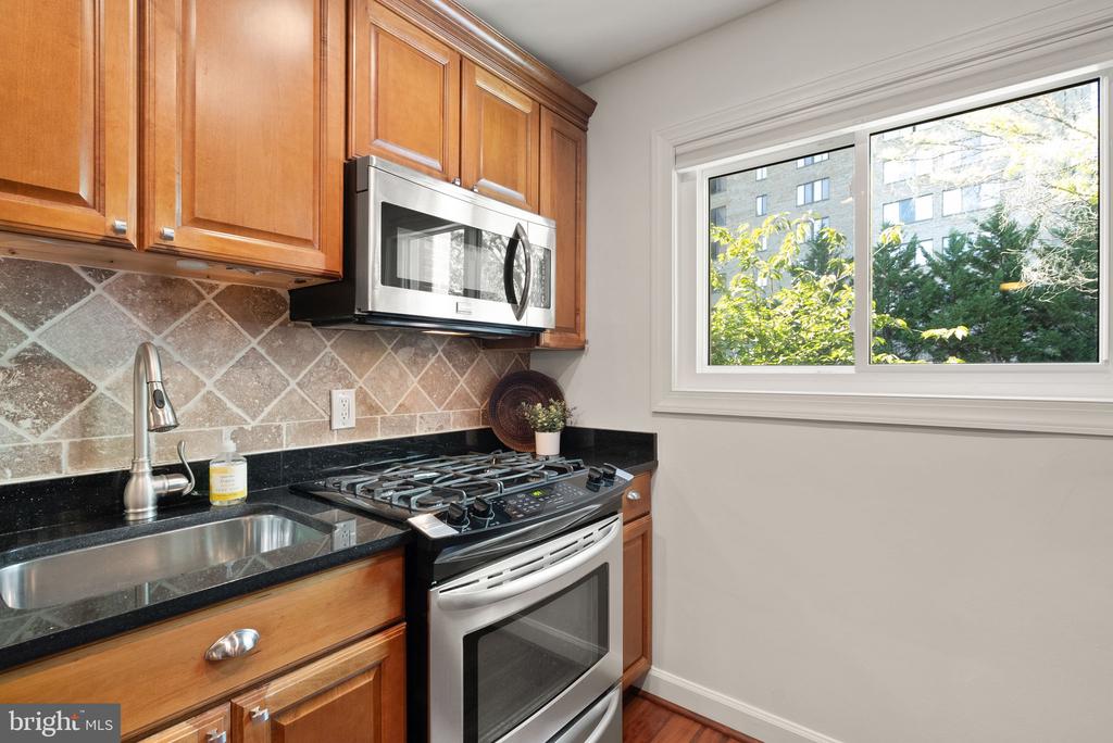 49 Skyhill Rd #204