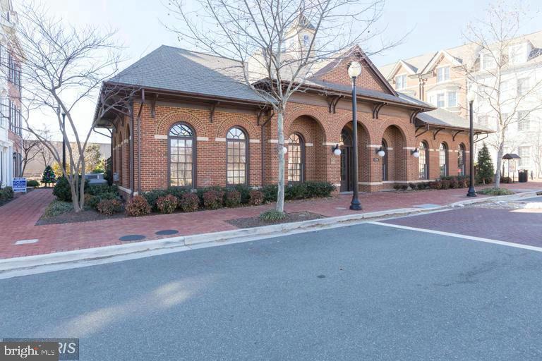 1828 POTOMAC GREENS DRIVE