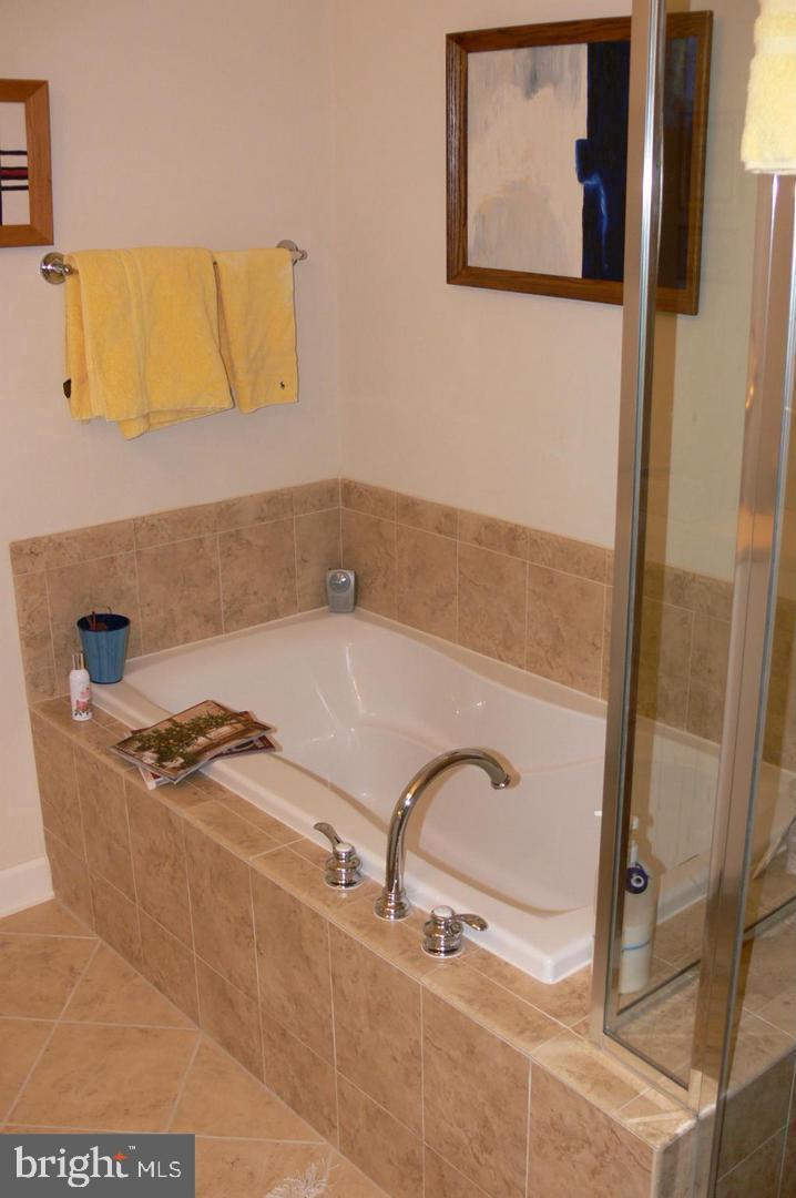 1828 POTOMAC GREENS DRIVE