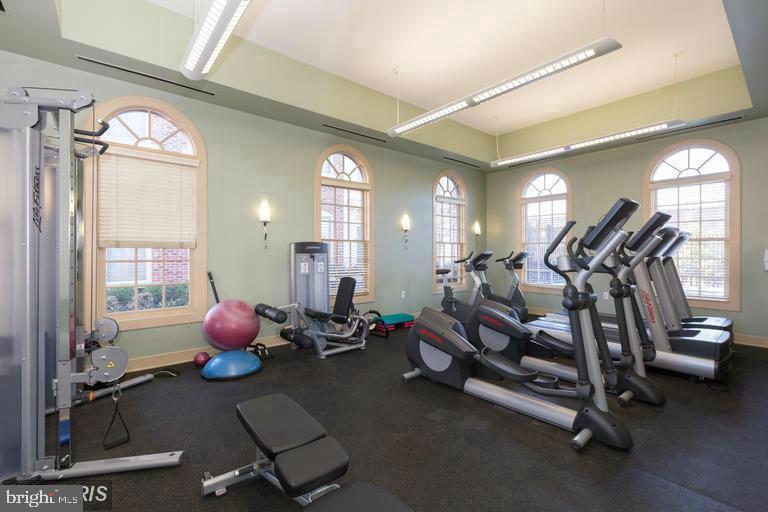 1828 POTOMAC GREENS DRIVE