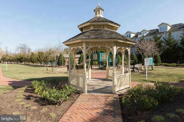 1828 POTOMAC GREENS DRIVE