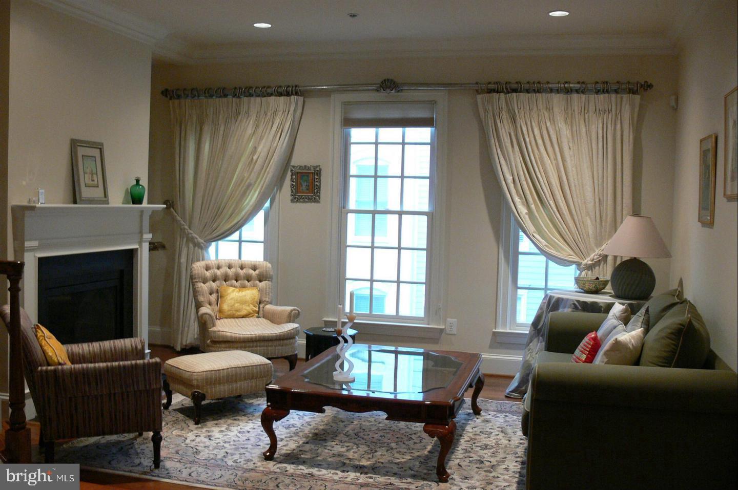 1828 POTOMAC GREENS DRIVE