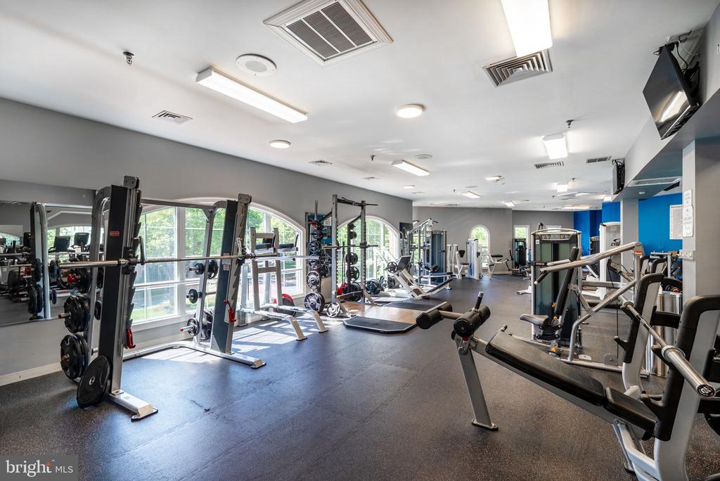 5108 DONOVAN DRIVE Unit: 305
