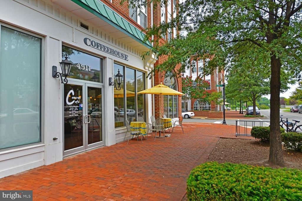5108 DONOVAN DRIVE Unit: 305