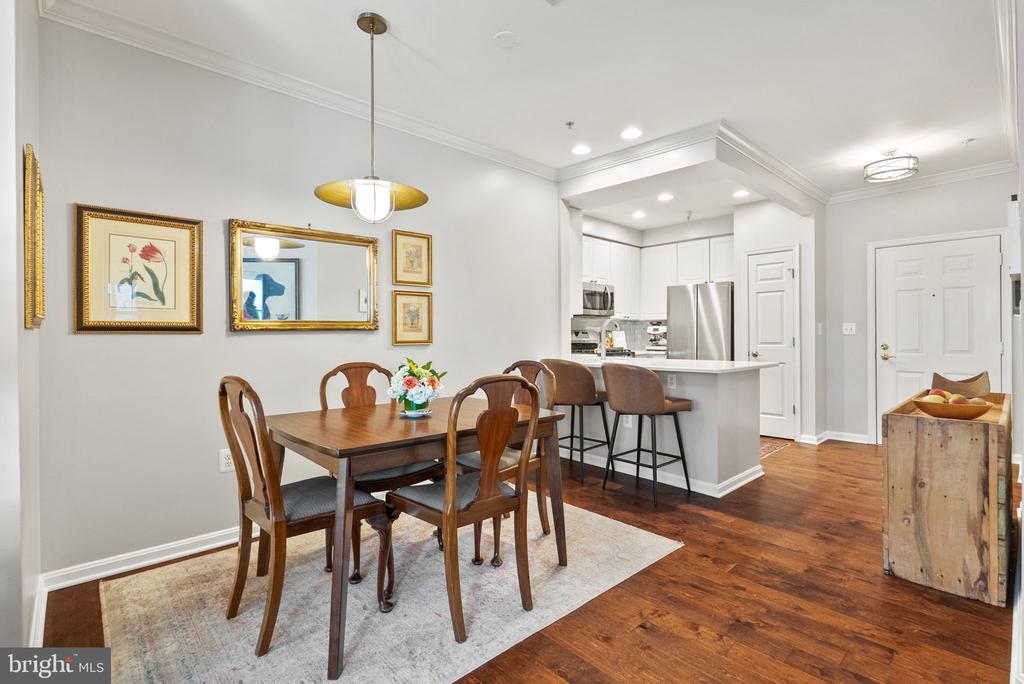 5108 DONOVAN DRIVE Unit: 305