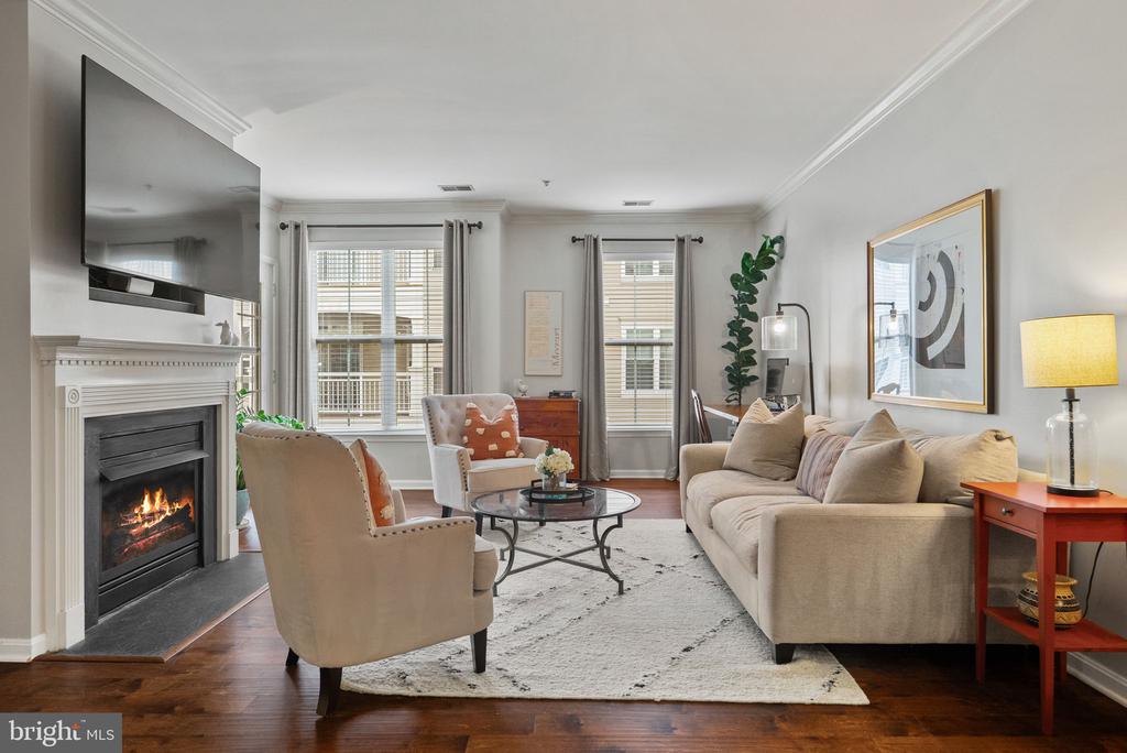 5108 DONOVAN DRIVE Unit: 305