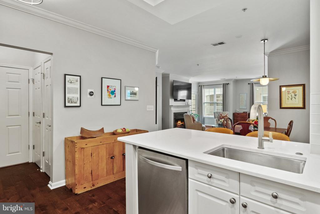 5108 DONOVAN DRIVE Unit: 305